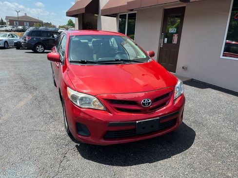 Used 2011 Toyota Corolla LE FWD image 2