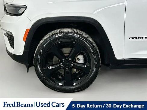 Certified 2024 Jeep Grand Cherokee Limited w/ Luxury Tech Group II image 33