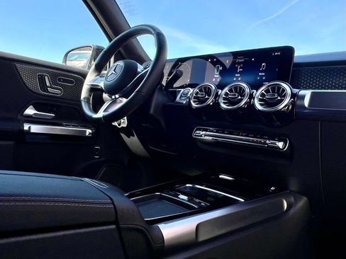 Certified 2025 Mercedes-Benz GLB 250 4MATIC image 14