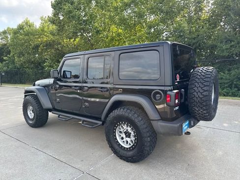 Used 2024 Jeep Wrangler Sport S image 3