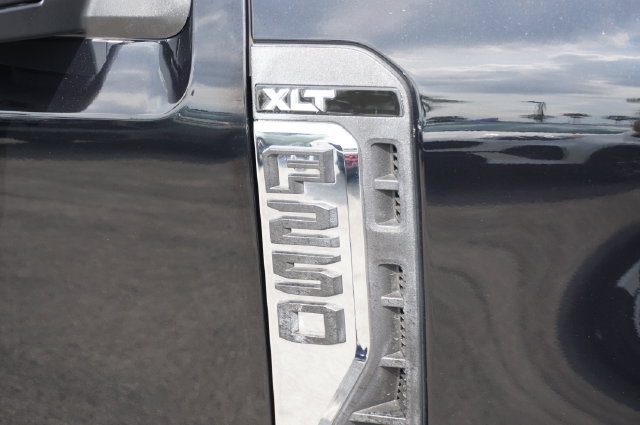 Used 2025 Ford F250 XLT w/ FX4 Off-Road Package AWD/4WD image 37