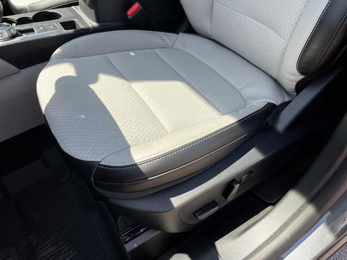 Used 2025 Ford Escape SE FWD image 10