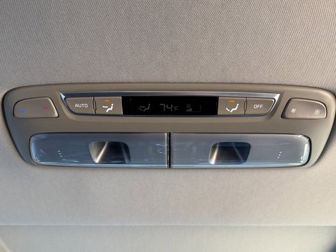 Used 2025 Kia Telluride S image 33