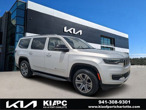 Used 2024 Jeep Wagoneer Series II AWD/4WD image 1