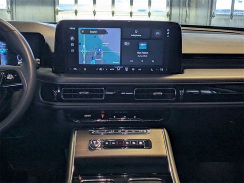 Used 2025 Lincoln Aviator Reserve w/ Jet Appearance Package image 13