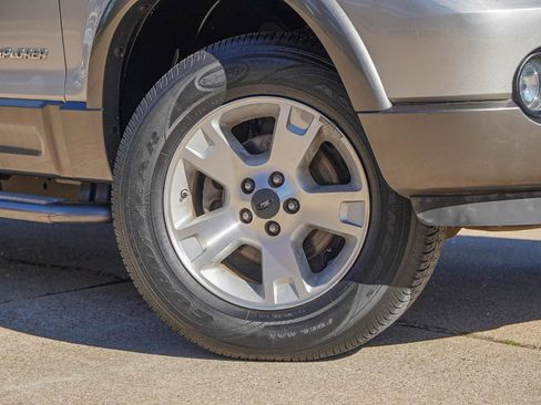 Used 2005 Ford Explorer Sport XLT image 3