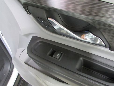 Used 2023 GMC Terrain SLT image 54