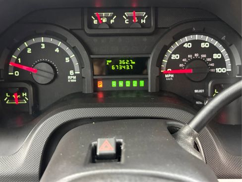 Used 2013 Ford E-250 and Econoline 250 Extended Van 3D w/ PWR Group image 23