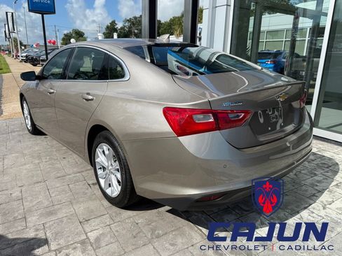 Used 2024 Chevrolet Malibu LT FWD image 3