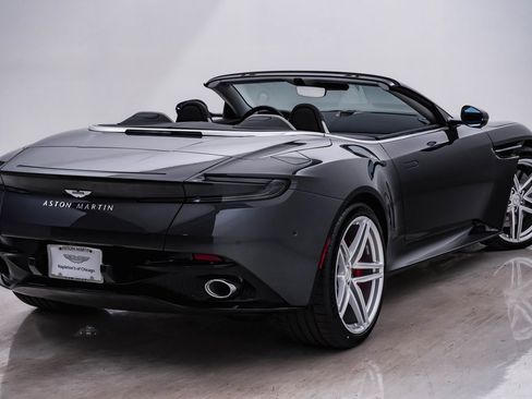 New 2025 Aston Martin DB12 Volante image 13
