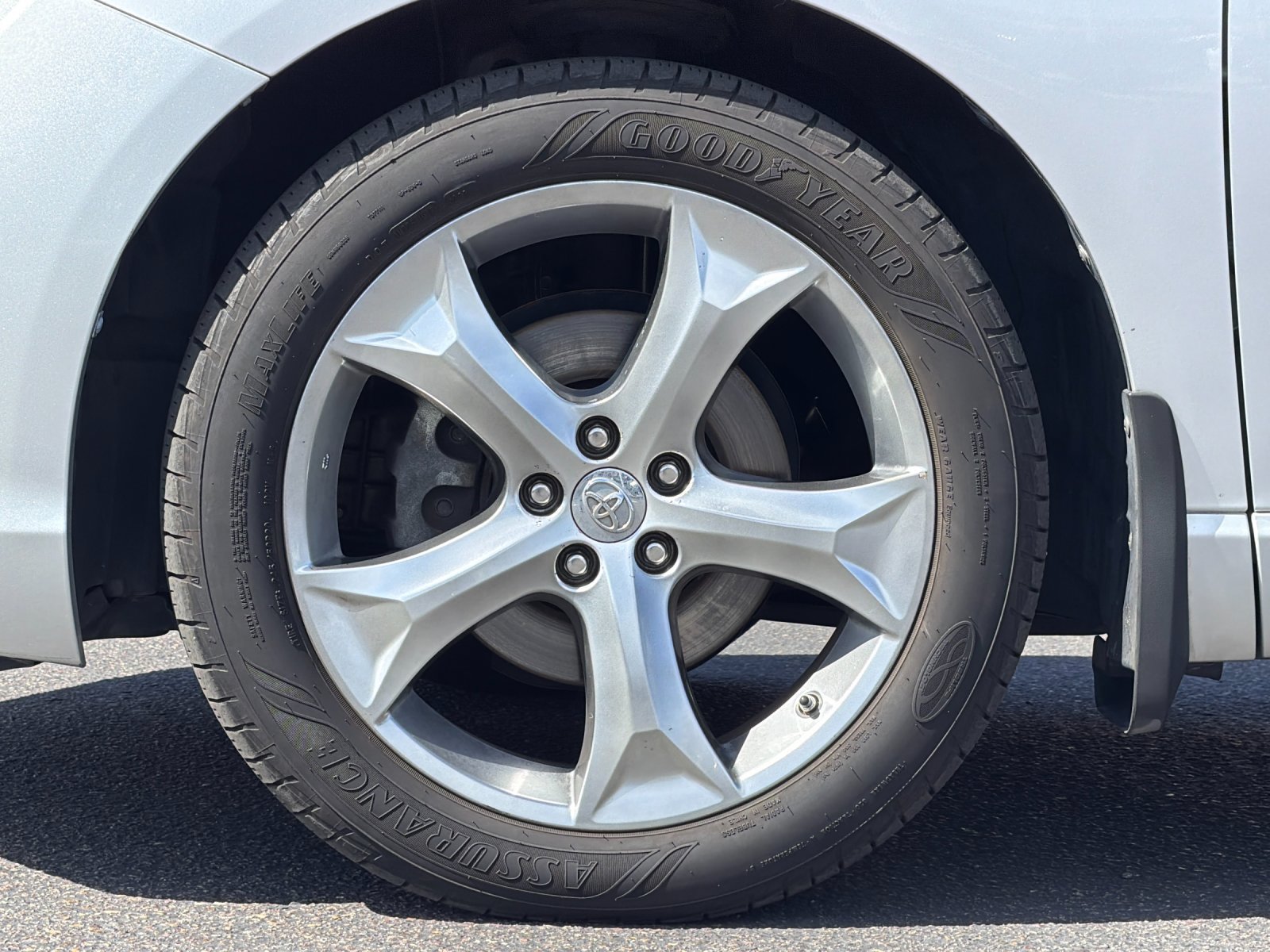 Used 2010 Toyota Venza FWD image 24