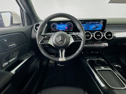 New 2026 Mercedes-Benz GLB 250 image 4