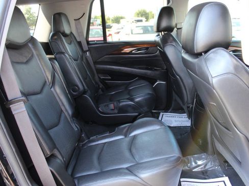 Used 2017 Cadillac Escalade Premium Luxury RWD image 11