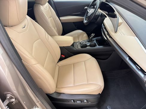 Certified 2025 Cadillac XT4 Premium Luxury FWD image 30