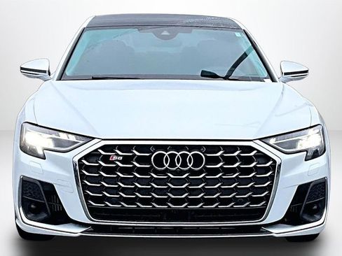 Used 2022 Audi S8 w/ S8 Comfort Plus Package AWD/4WD image 2