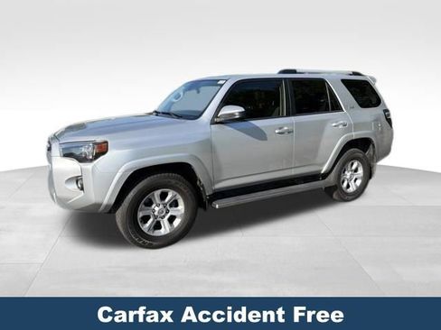 Used 2022 Toyota 4Runner SR5 AWD/4WD image 3