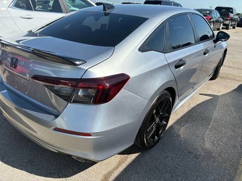 Used 2025 Honda Civic Sport image 2