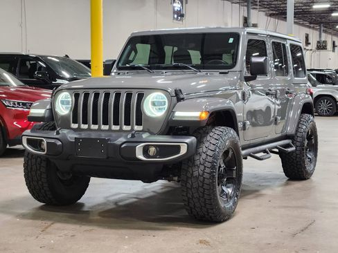 Used 2018 Jeep Wrangler Unlimited Sahara image 4