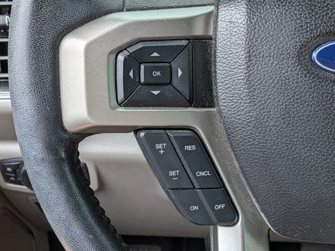 Used 2020 Ford F150 Lariat RWD image 22