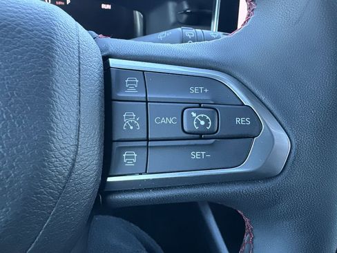 Used 2025 Jeep Compass Trailhawk w/ Trailhawk Elite Group AWD/4WD image 25
