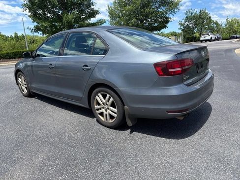 Used 2017 Volkswagen Jetta S w/ Jetta S Cold Weather Package FWD image 4
