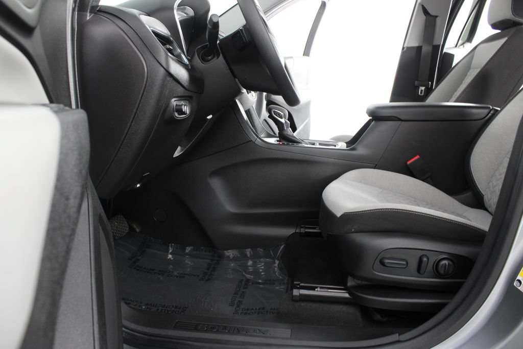 Used 2024 Chevrolet Equinox LS w/ LS Convenience Package FWD image 15