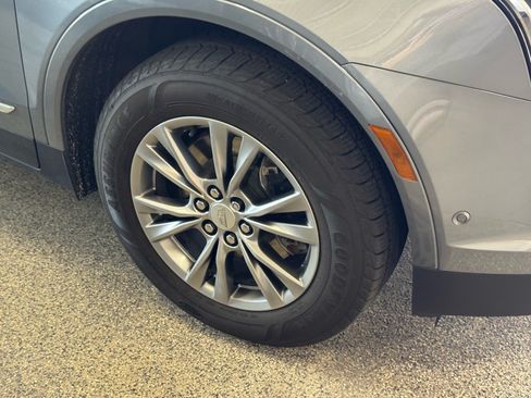 Used 2022 Cadillac XT5 Premium Luxury w/ Technology Package AWD/4WD image 4