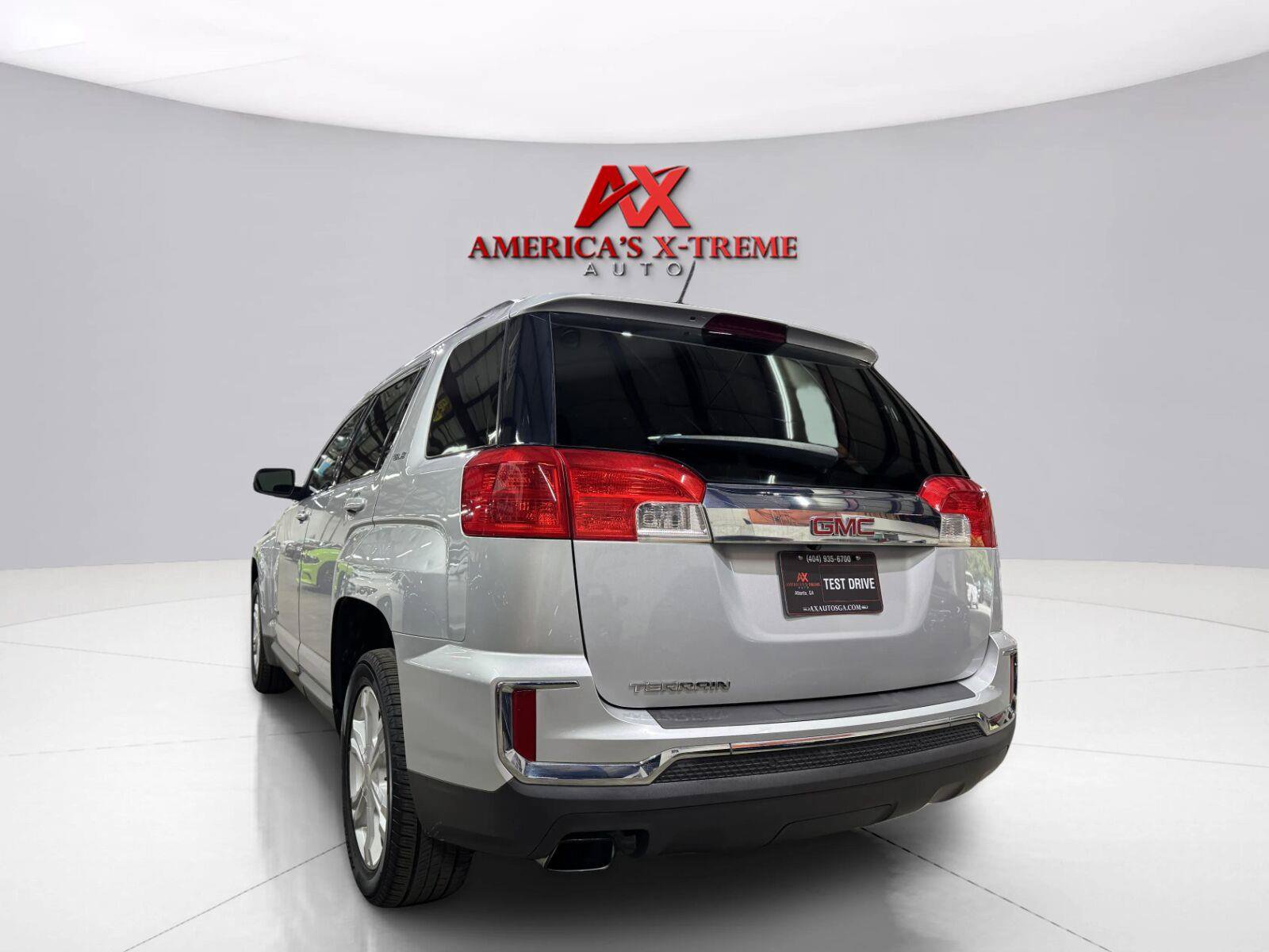 Used 2017 GMC Terrain SLE w/ Convenience Package FWD image 5