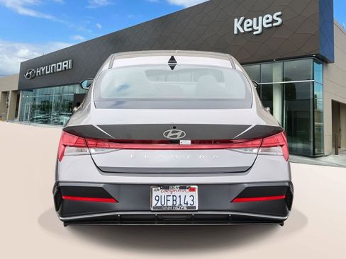 Certified 2025 Hyundai Elantra SEL w/ Cargo Package FWD image 6