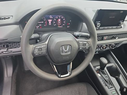 Used 2025 Honda Accord SE image 17