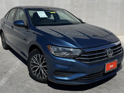 Used 2020 Volkswagen Jetta SE image 1