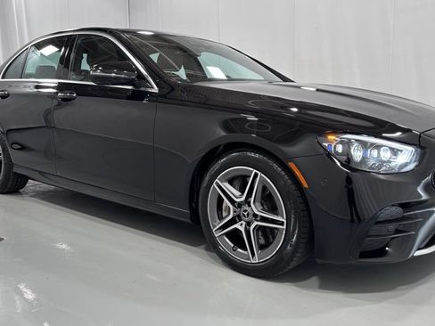 Used 2023 Mercedes-Benz E 350 4MATIC Sedan image 4