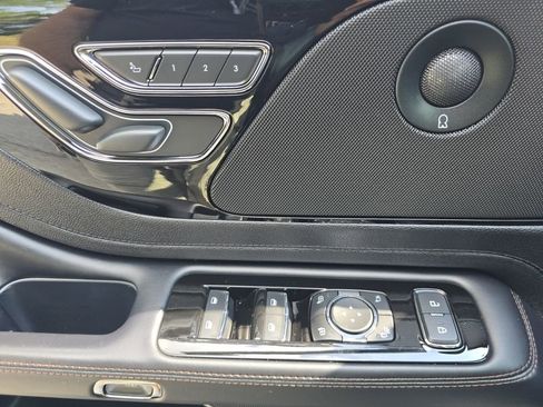 Used 2022 Lincoln Aviator Reserve w/ Elements Package Plus image 27