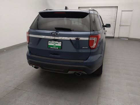 Used 2018 Ford Explorer XLT image 7