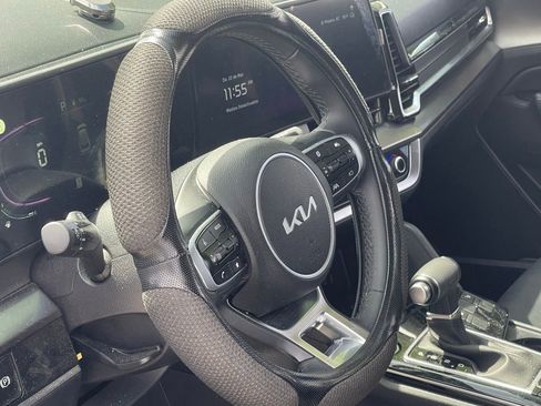 Used 2025 Kia Sportage EX w/ Premium Package image 7