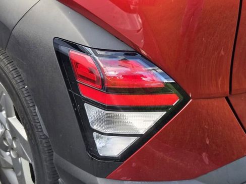 Used 2024 Hyundai Kona SE FWD image 8
