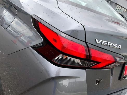 Used 2025 Nissan Versa S w/ Trunk Package FWD image 25