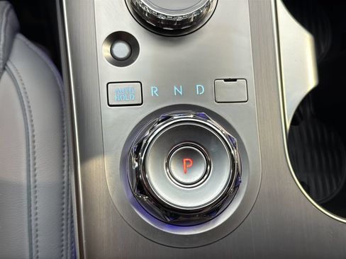 Certified 2026 Genesis GV70 2.5T Advanced AWD/4WD image 37