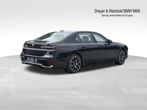 Certified 2024 BMW i7 xDrive60 w/ M Sport Package RWD image 7