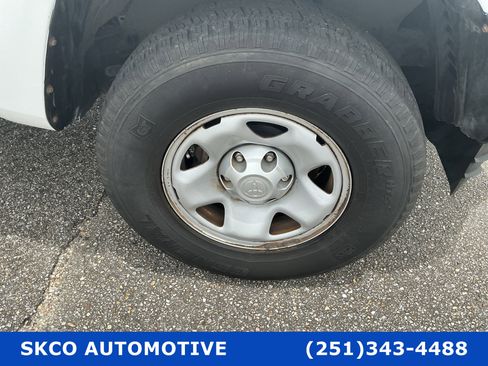 Used 2018 Toyota Tacoma SR RWD image 9