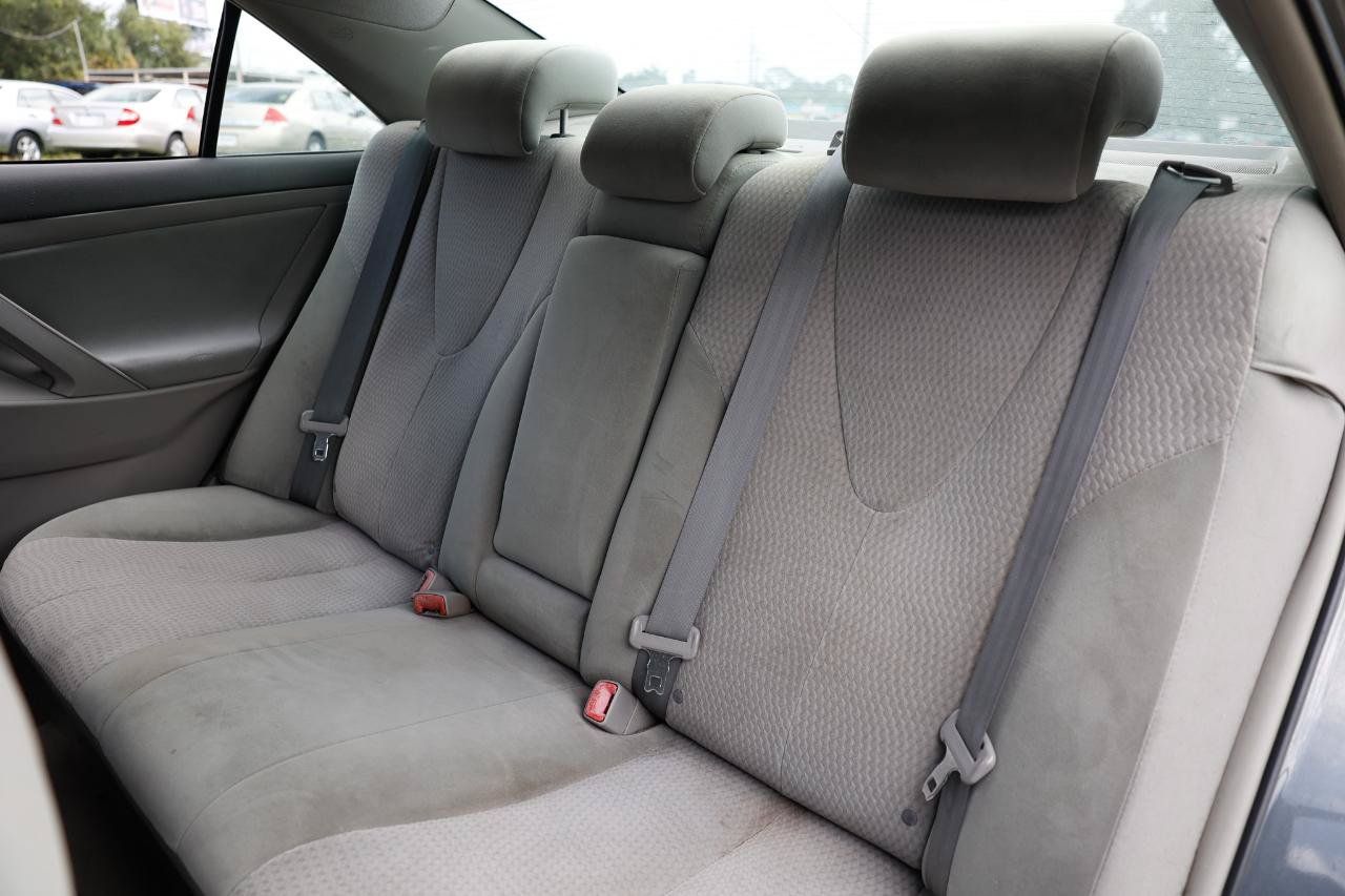 Used 2011 Toyota Camry LE FWD image 8