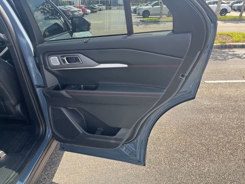 Used 2025 Ford Explorer ST image 9