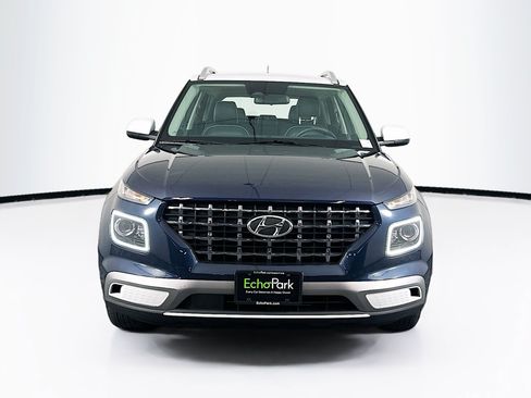 Used 2023 Hyundai Venue Limited w/ Cargo Package FWD image 2