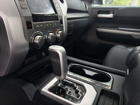 Used 2018 Toyota Tundra SR5 w/ SR5 Upgrade Package RWD image 27