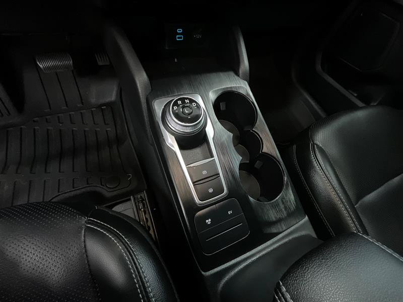 Used 2022 Ford Escape SEL w/ Technology Package FWD image 16