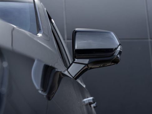 Used 2023 Cadillac Escalade Premium Luxury image 16