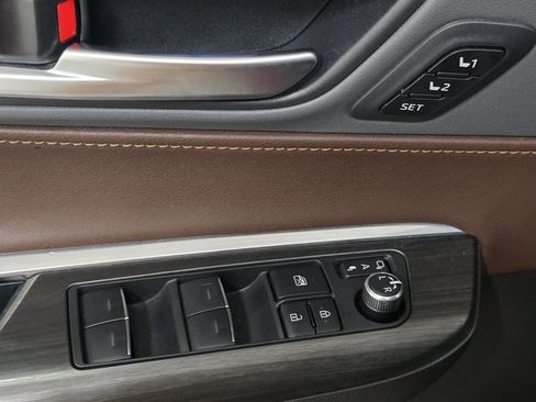 Certified 2024 Toyota Venza Limited image 24