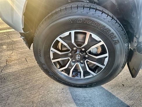 Used 2023 Toyota Tacoma TRD Sport image 31