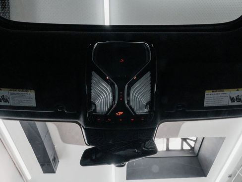 Used 2022 BMW 750i xDrive w/ Executive Package image 45