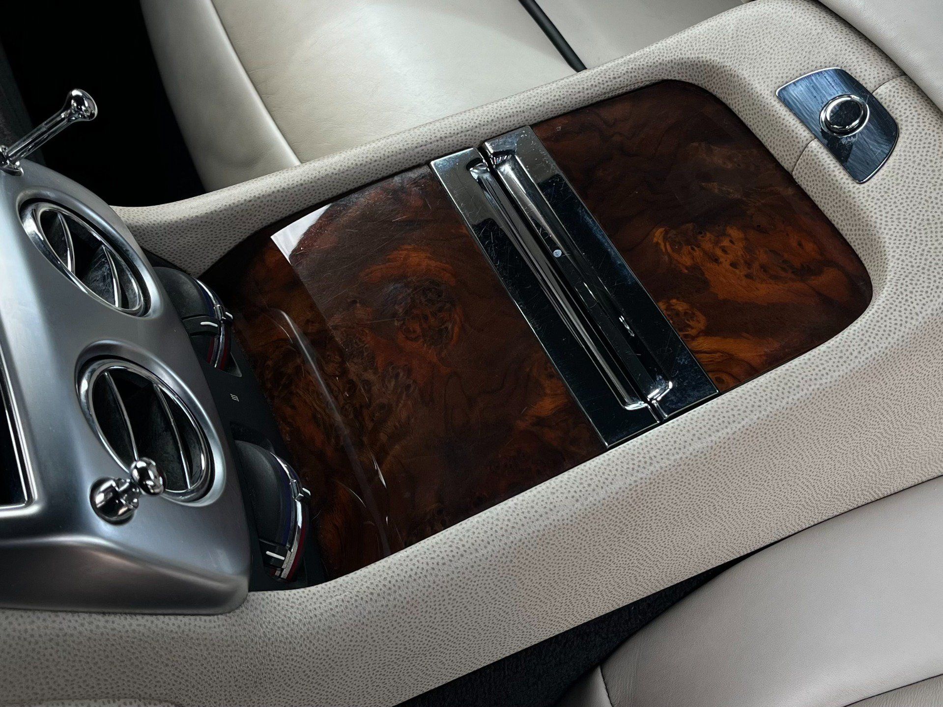 Used 2016 Rolls-Royce Wraith RWD image 25